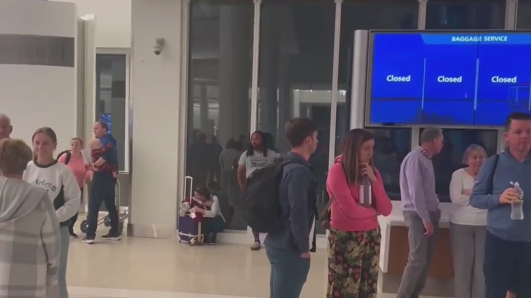 Orlando Airport travelers upset over long wait for baggage claim, airline blames airport